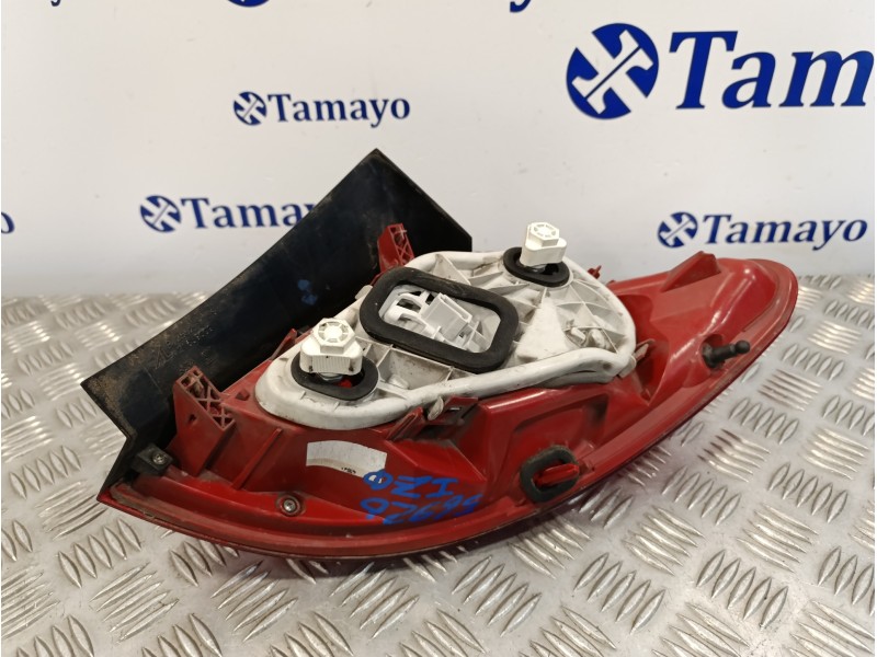 Recambio de piloto trasero izquierdo para opel meriva b 1.4 16v turbo cat referencia OEM IAM 13253627  0284400165