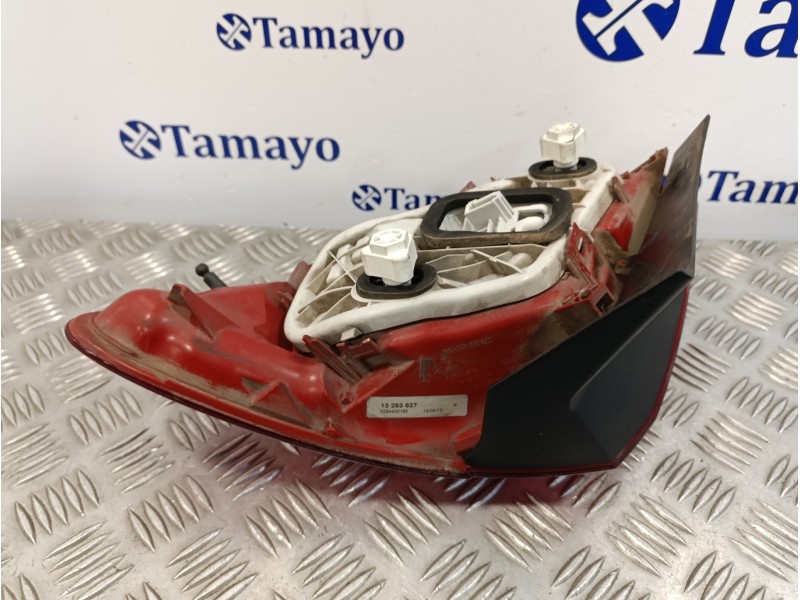 Recambio de piloto trasero izquierdo para opel meriva b 1.4 16v turbo cat referencia OEM IAM 13253627  0284400165