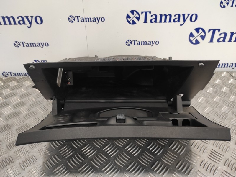 Recambio de guantera para peugeot 308 1.6 16v referencia OEM IAM 9655993677  