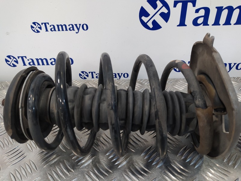 Recambio de amortiguador delantero derecho para peugeot 308 1.6 16v referencia OEM IAM 6128520R  