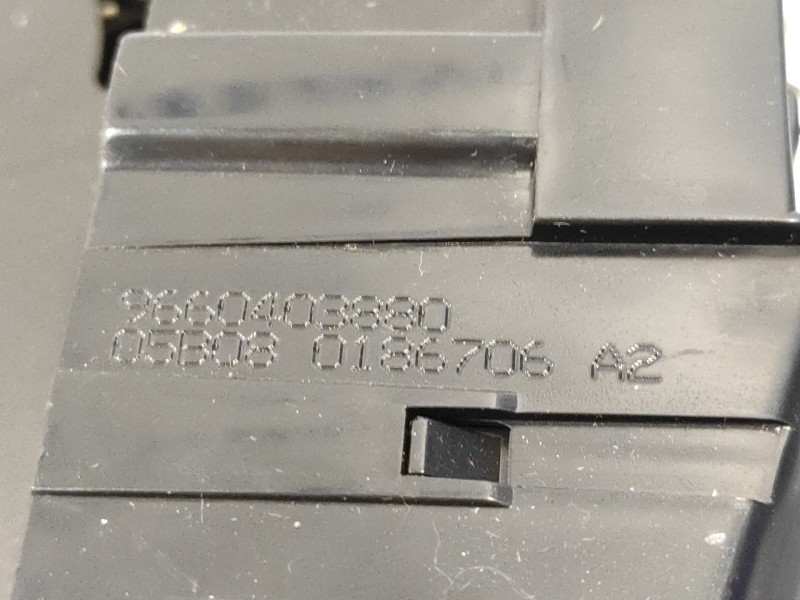 Recambio de cerradura maletero / porton para peugeot 308 1.6 16v referencia OEM IAM 9660403880  