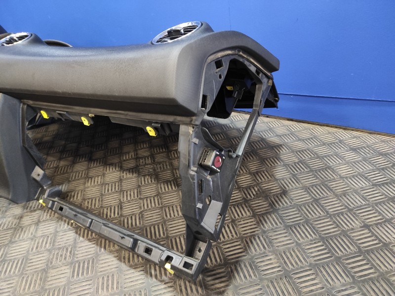 Recambio de salpicadero para peugeot 308 1.6 16v referencia OEM IAM   