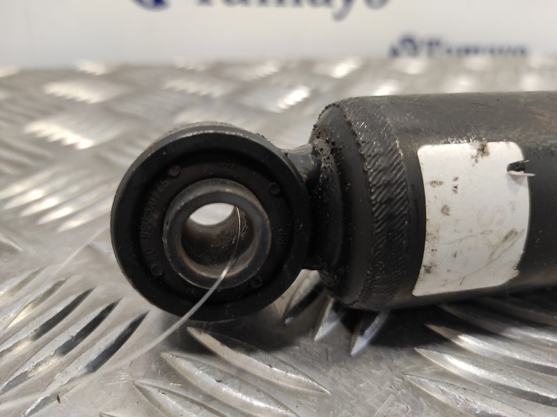 Recambio de amortiguador trasero izquierdo para ssangyong tivoli premium 4x2 referencia OEM IAM 4530135400  