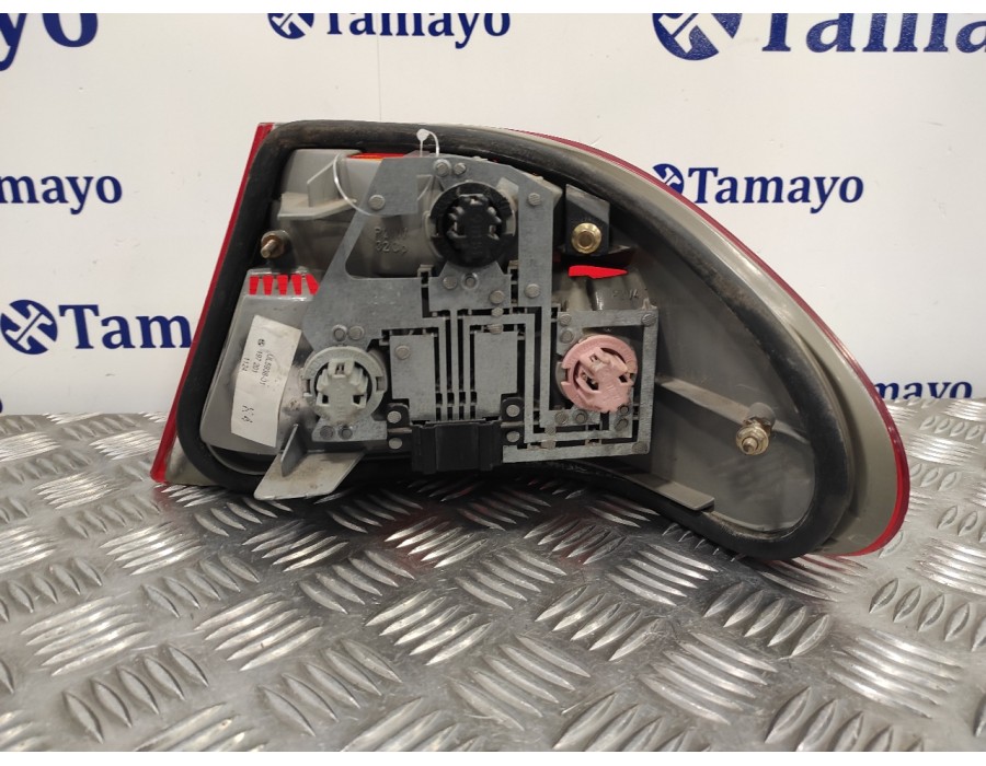 Recambio de piloto trasero izquierdo para mercedes-benz clase e (w210) berlina 2.0 16v cat referencia OEM IAM   
