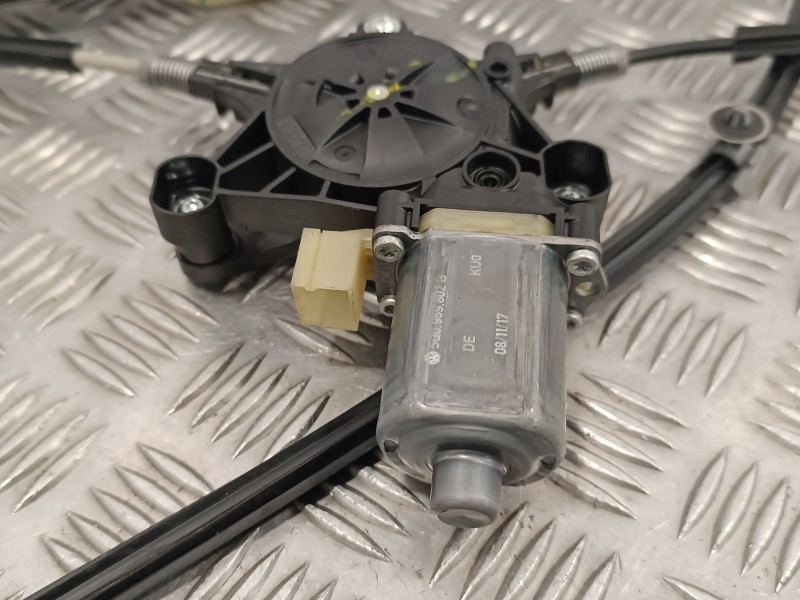 Recambio de elevalunas delantero derecho para seat ateca (kh7) 1.6 tdi referencia OEM IAM 5Q0959802B E850202100 0130822716