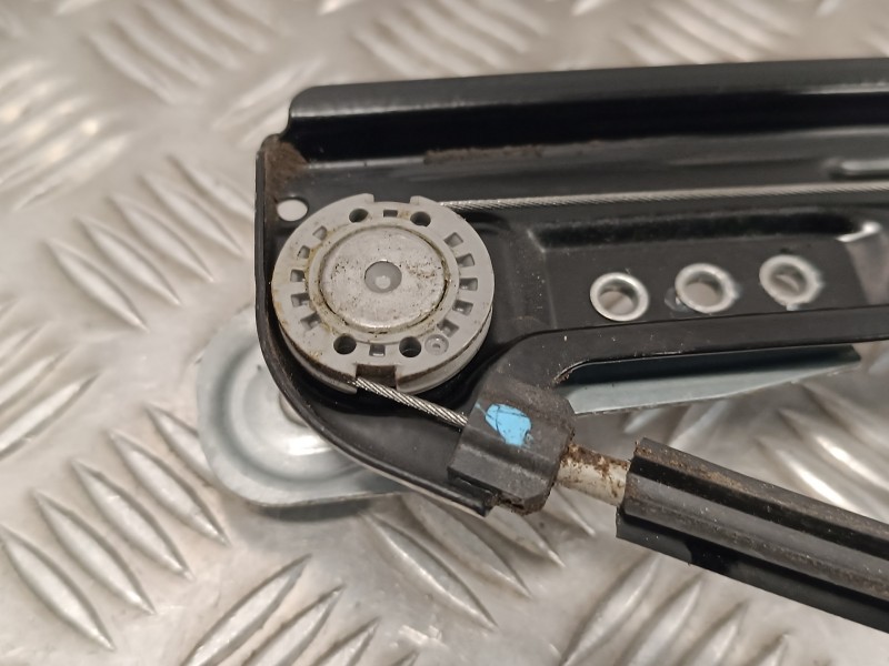 Recambio de elevalunas delantero derecho para seat ateca (kh7) 1.6 tdi referencia OEM IAM 5Q0959802B E850202100 0130822716