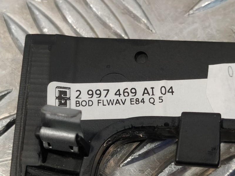 Recambio de embellecedor para bmw x1 (e84) xdrive 23d referencia OEM IAM 2997469 2991699 528506