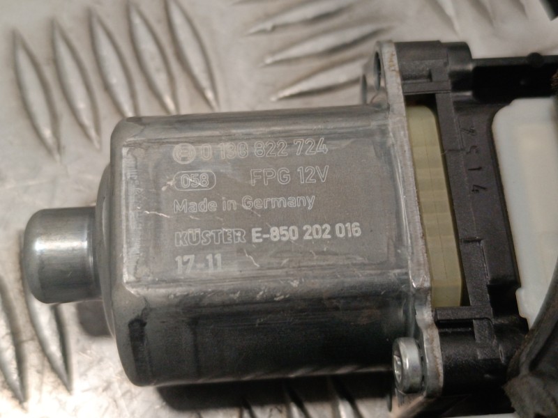 Recambio de elevalunas trasero derecho para seat ateca (kh7) 1.6 tdi referencia OEM IAM 5Q0959812E 0130822724 575839462A