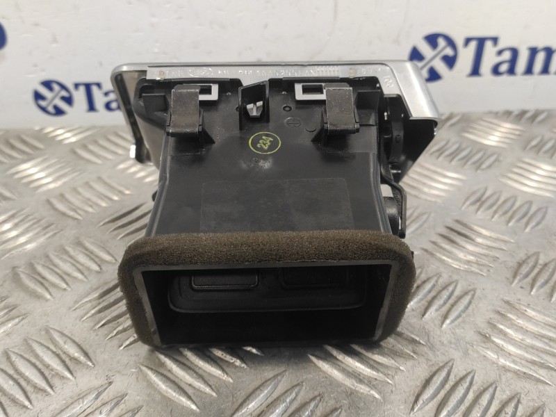 Recambio de rejilla aireadora para land rover discovery sport referencia OEM IAM FK72018B08AC 16A5255LAX 16A5304LAX