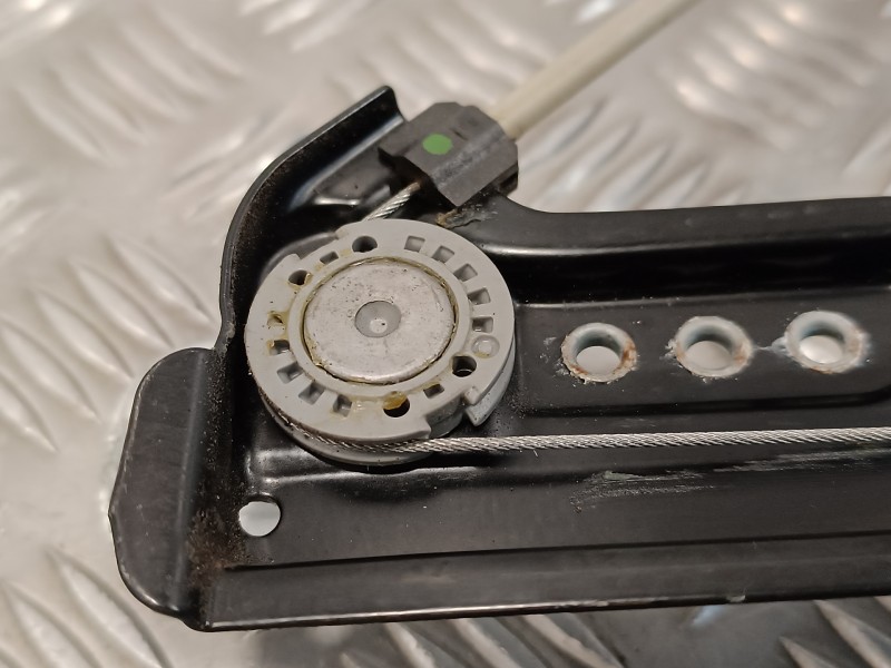 Recambio de elevalunas trasero izquierdo para seat ateca (kh7) 1.6 tdi referencia OEM IAM 5Q0959811E 575839461A 0130822725