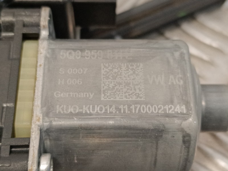 Recambio de elevalunas trasero izquierdo para seat ateca (kh7) 1.6 tdi referencia OEM IAM 5Q0959811E 575839461A 0130822725