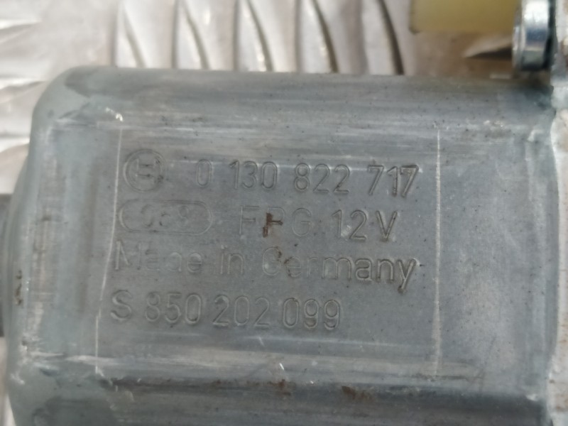 Recambio de elevalunas delantero izquierdo para seat leon sc (5f5) 2.0 tdi referencia OEM IAM 0130822717 5Q0959801B S850202099