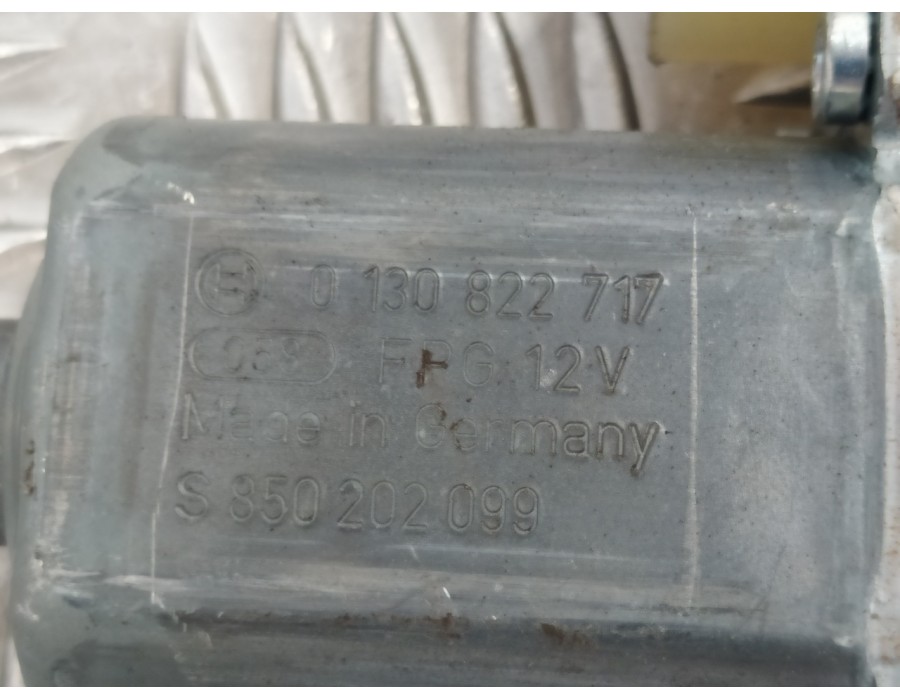 Recambio de elevalunas delantero izquierdo para seat leon sc (5f5) 2.0 tdi referencia OEM IAM 0130822717 5Q0959801B S850202099