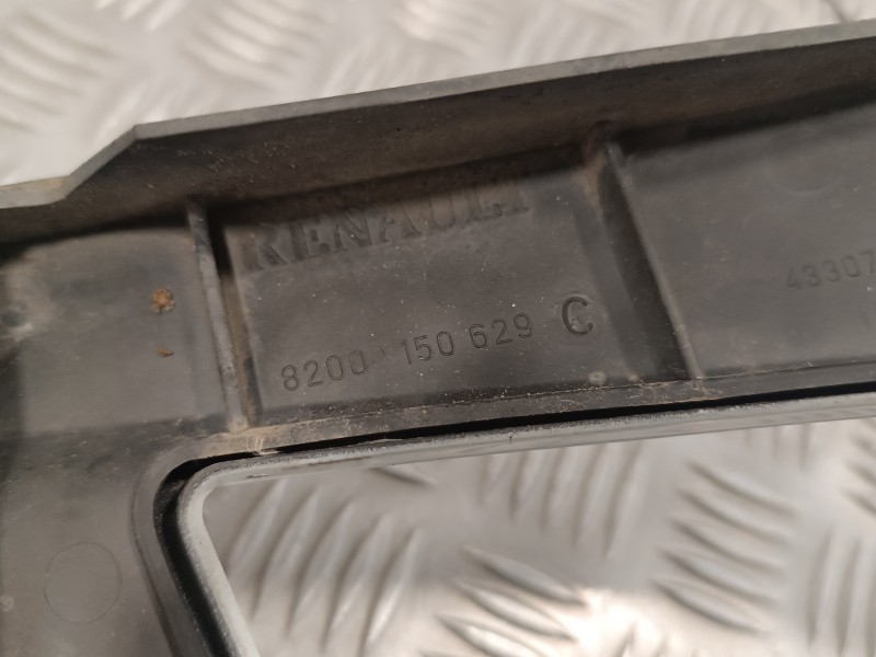 Recambio de rejilla delantera para renault kangoo (f/kc0) 1.6 16v referencia OEM IAM 8200150629  8200070031