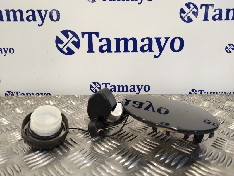 Recambio de tapa exterior combustible para ssangyong tivoli premium 4x2 referencia OEM IAM   