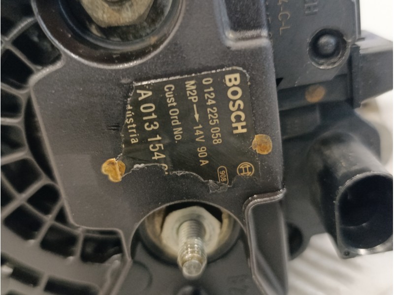 Recambio de alternador para smart fortwo coupe 0.8 cdi referencia OEM IAM 0124225058  