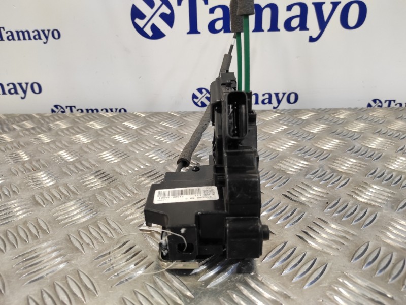 Recambio de cerradura puerta trasera derecha para ssangyong tivoli premium 4x2 referencia OEM IAM 7132035001  X100RR