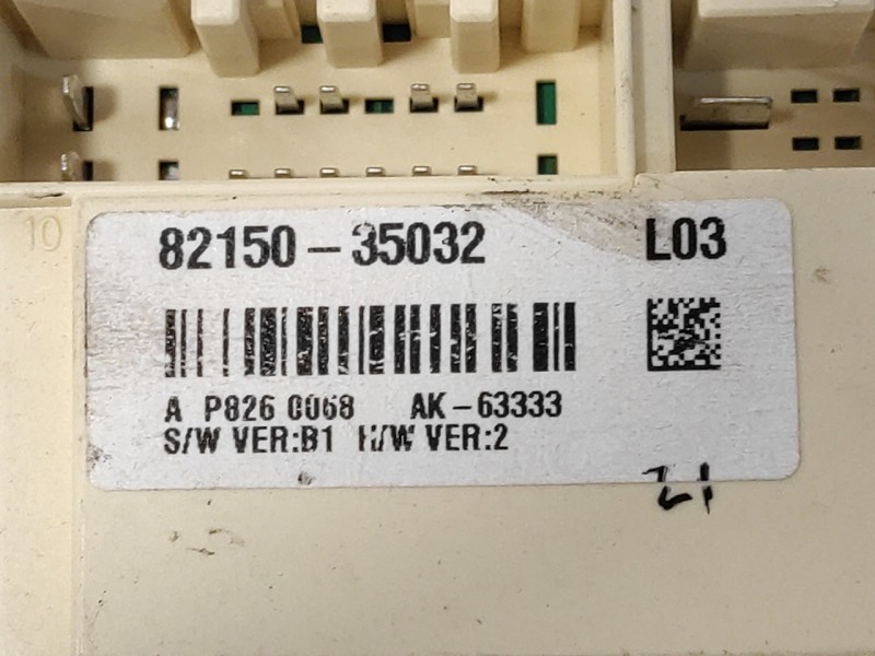 Recambio de modulo electronico para ssangyong tivoli premium 4x2 referencia OEM IAM 8215035032  