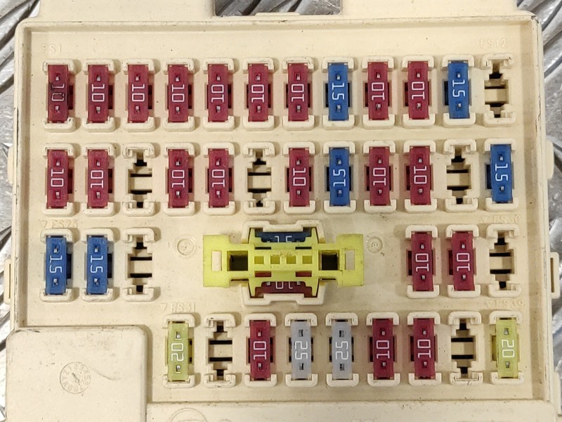 Recambio de modulo electronico para ssangyong tivoli premium 4x2 referencia OEM IAM 8215035032  
