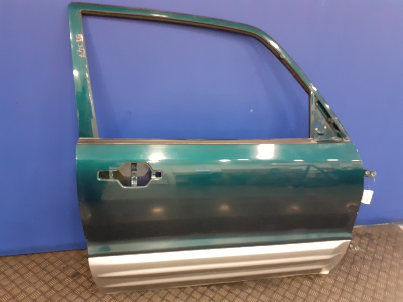 Recambio de puerta delantera derecha para mitsubishi montero (v60/v70) referencia OEM IAM   