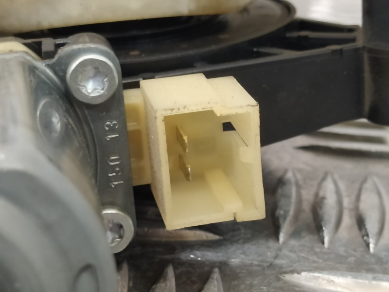 Recambio de elevalunas delantero derecho para seat leon sc (5f5) 2.0 tdi referencia OEM IAM 5Q0959802B  0130822716