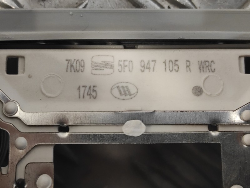 Recambio de luz interior para seat leon (5f1) 1.4 16v tsi referencia OEM IAM 5F0947105R  3B0035711B