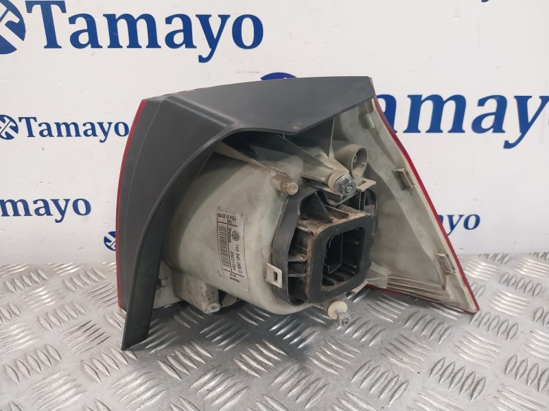 Recambio de piloto trasero izquierdo para volkswagen golf v berlina (1k1) referencia OEM IAM 1K6945095Q  89031704