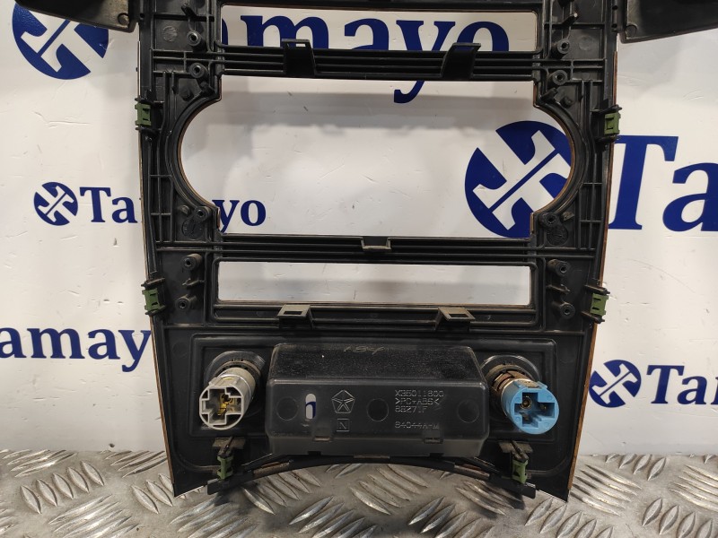 Recambio de consola central para jeep gr. cherokee (wh) 3.0 crd cat referencia OEM IAM X35011600  68271F