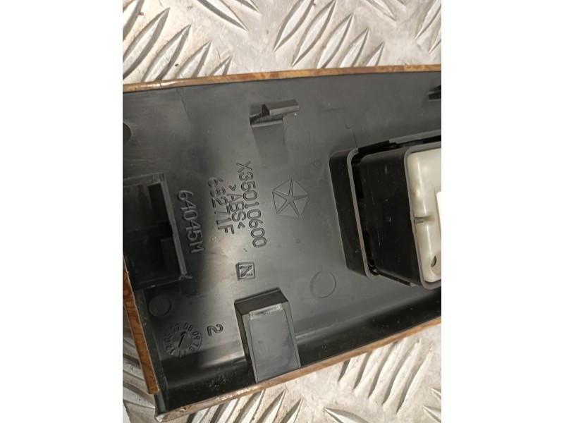 Recambio de mando elevalunas delantero derecho para jeep gr. cherokee (wh) 3.0 crd cat referencia OEM IAM X35010600  