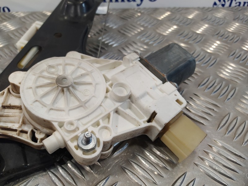 Recambio de elevalunas delantero derecho para bmw x1 (e84) xdrive 23d referencia OEM IAM 6927028 2990294 996625102