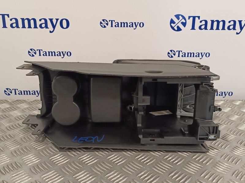 Recambio de apoyabrazos central para seat leon (5f1) 1.4 16v tsi referencia OEM IAM 5F0863241 5F0863243A 5F0863241M