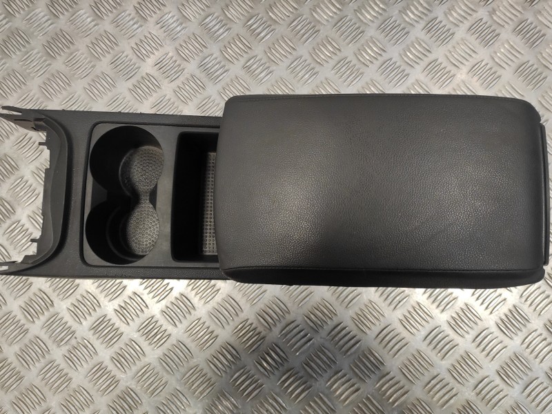Recambio de apoyabrazos central para seat leon (5f1) 1.4 16v tsi referencia OEM IAM 5F0863241 5F0863243A 5F0863241M