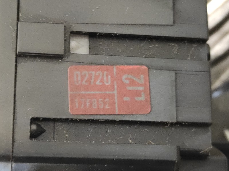 Recambio de mando intermitentes para toyota auris 1.8 16v (híbrido) referencia OEM IAM 0272017F852  