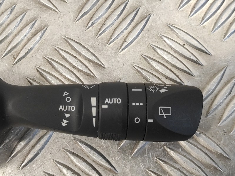 Recambio de mando limpia para toyota auris 1.8 16v (híbrido) referencia OEM IAM 0267017F858  