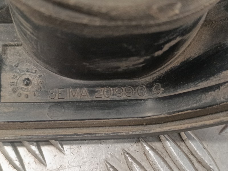 Recambio de piloto trasero izquierdo para renault rapid/express (f40) 1.4 referencia OEM IAM 20990G  