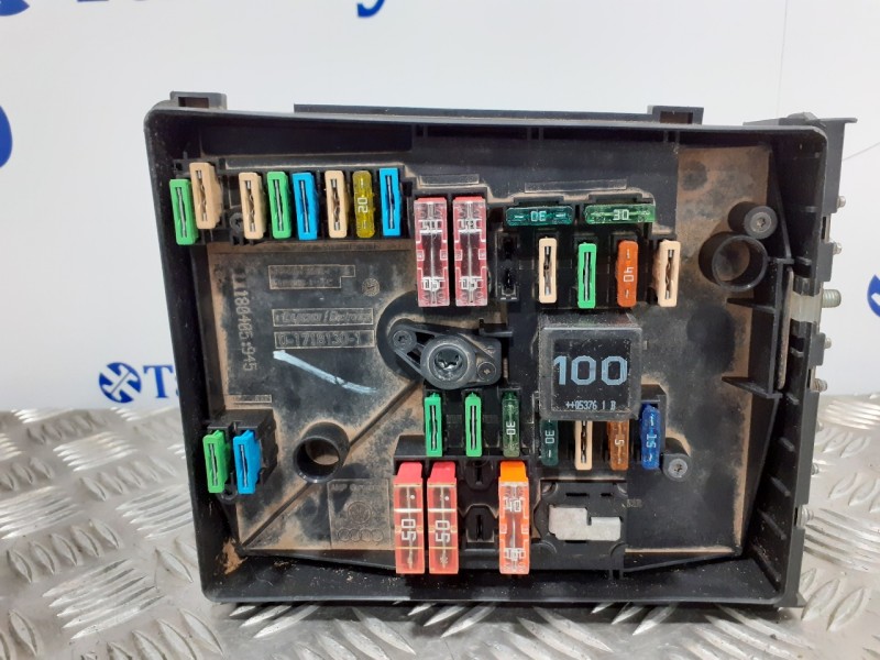 Recambio de caja reles / fusibles para volkswagen golf v berlina (1k1) 1.9 tdi referencia OEM IAM 1K0937125  017181301