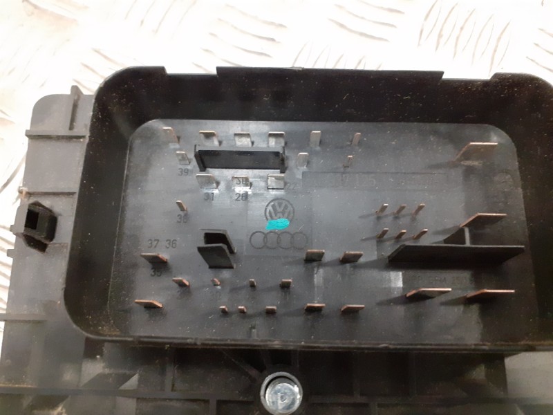 Recambio de caja reles / fusibles para volkswagen golf v berlina (1k1) 1.9 tdi referencia OEM IAM 1K0937125  017181301