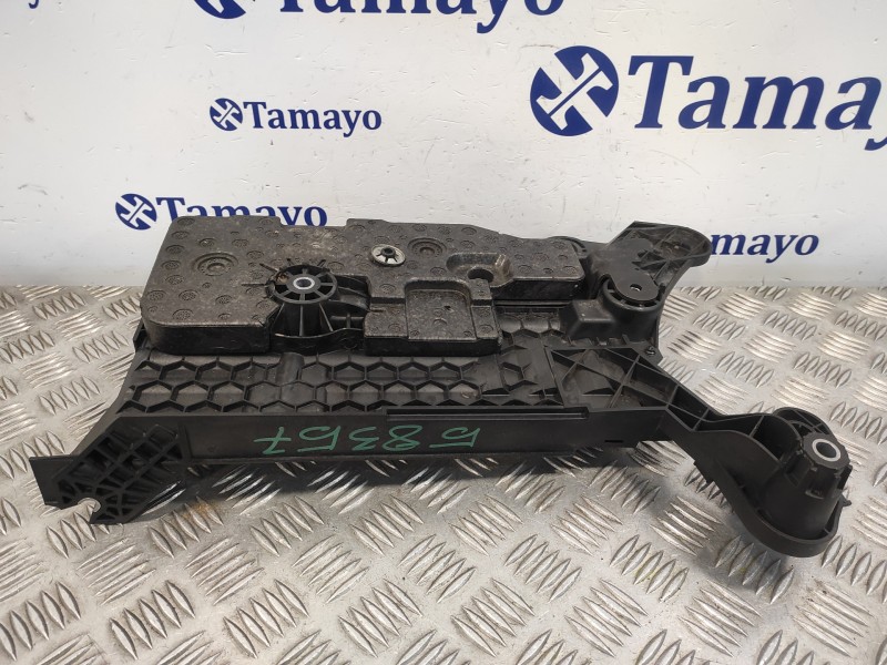 Recambio de soporte bateria para seat leon st (5f8) referencia OEM IAM 5Q0915321J  5Q0915331K