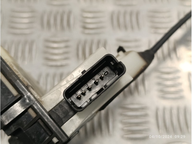 Recambio de cerradura puerta delantera derecha para peugeot 2008 (--.2013) 1.2 12v e-thp referencia OEM IAM 9812500780  