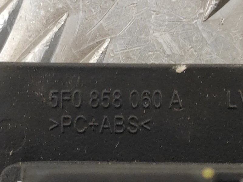 Recambio de warning para seat leon sc (5f5) 2.0 tdi referencia OEM IAM 5F0858060A  