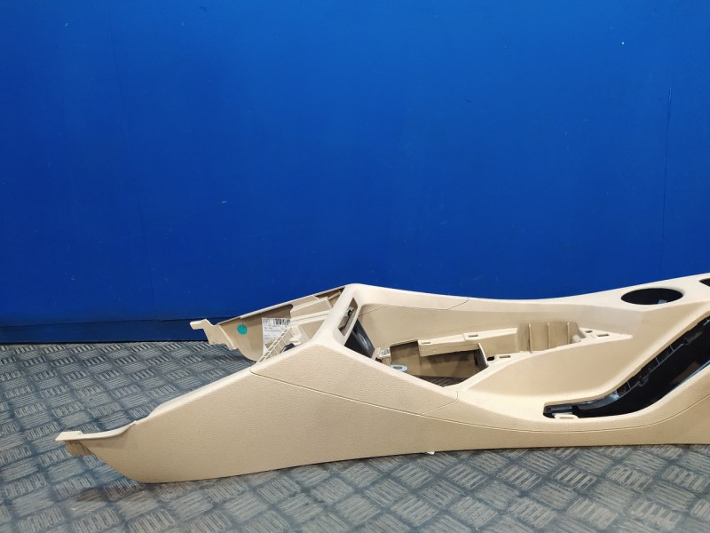 Recambio de apoyabrazos central para bmw x1 (e84) xdrive 23d referencia OEM IAM 105005733  