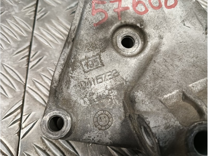 Recambio de soporte alternador para iveco daily pr einzelkabine 35 c... radstand 3750 referencia OEM IAM 504115732  