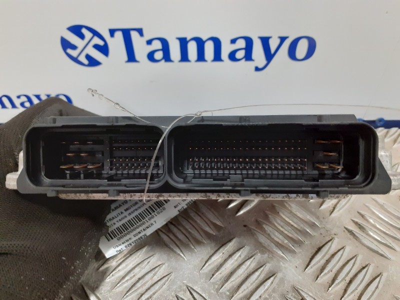 Recambio de centralita motor uce para toyota yaris (ksp9/scp9/nlp9) referencia OEM IAM 0261208936 1039S11463 896610D270