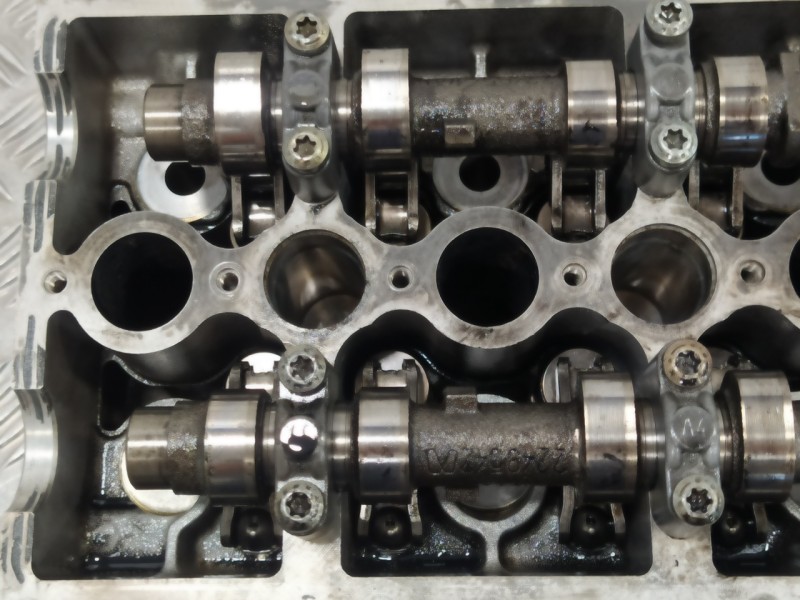 Recambio de culata para bmw serie 3 berlina (e46) 2.0 16v diesel cat referencia OEM IAM 778587603  7785876