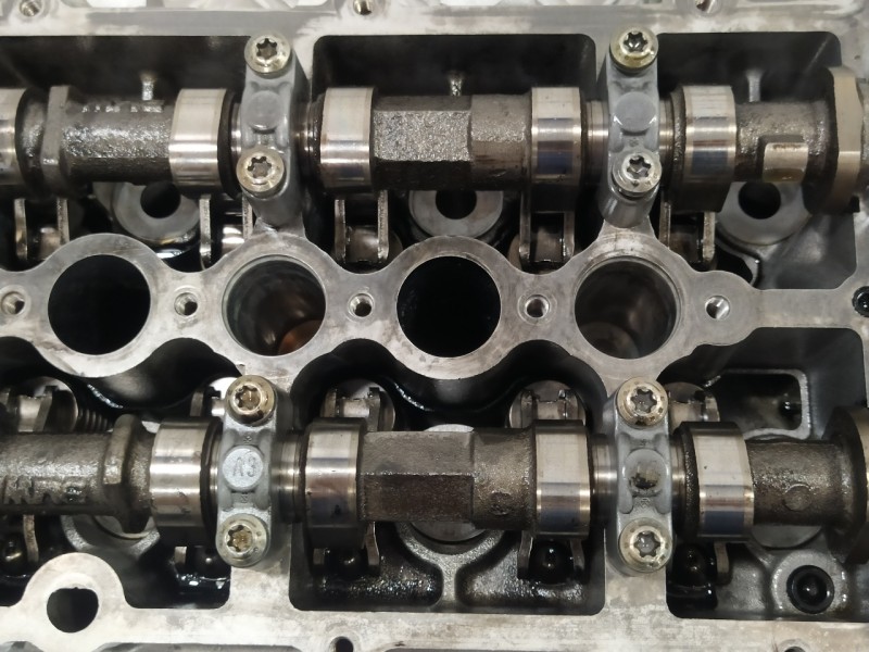 Recambio de culata para bmw serie 3 berlina (e46) 2.0 16v diesel cat referencia OEM IAM 778587603  7785876