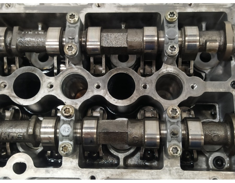 Recambio de culata para bmw serie 3 berlina (e46) 2.0 16v diesel cat referencia OEM IAM 778587603  7785876