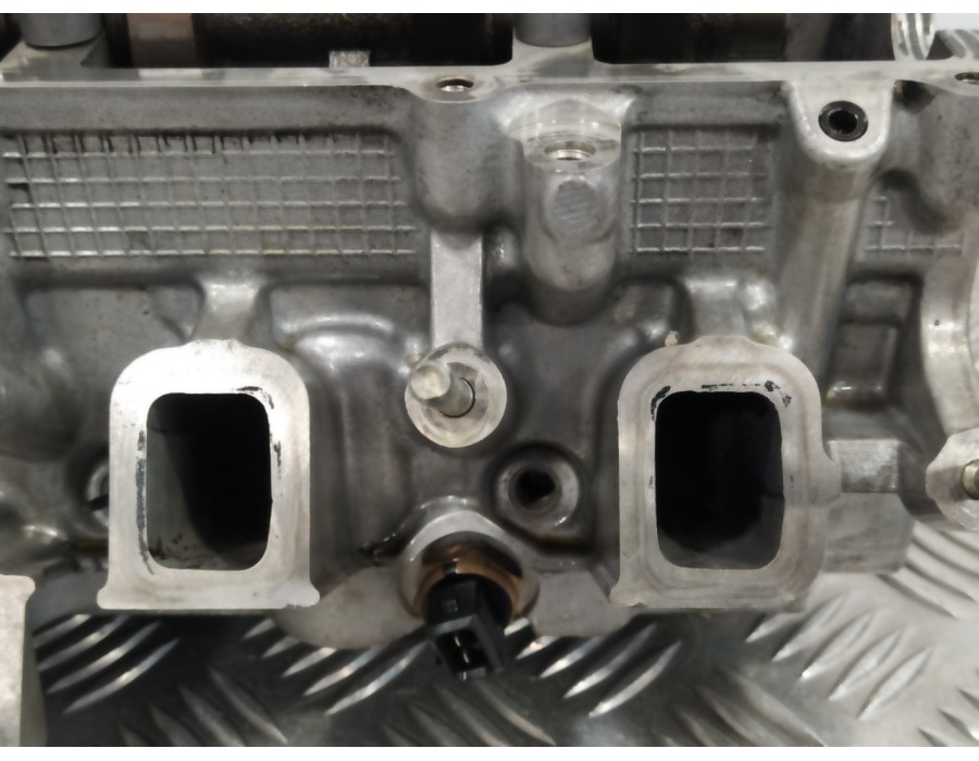 Recambio de culata para bmw serie 3 berlina (e46) 2.0 16v diesel cat referencia OEM IAM 778587603  7785876