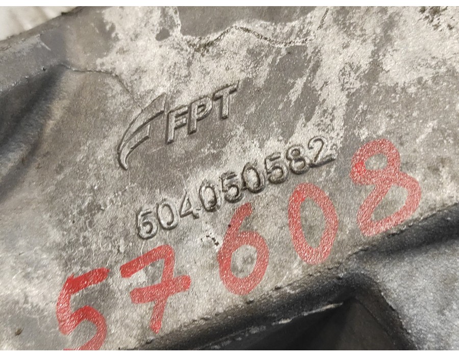 Recambio de soporte motor para iveco daily pr einzelkabine 35 c... radstand 3750 referencia OEM IAM 504050582  