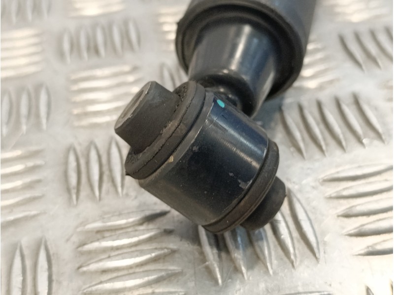 Recambio de amortiguador trasero para peugeot 208 1.2 12v e-vti referencia OEM IAM 9804627380  