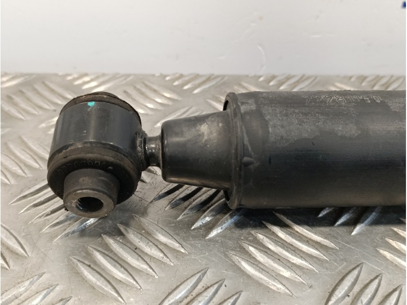 Recambio de amortiguador trasero para peugeot 208 1.2 12v e-vti referencia OEM IAM 9804627380  